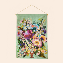 Regent Vase - Wallhanging